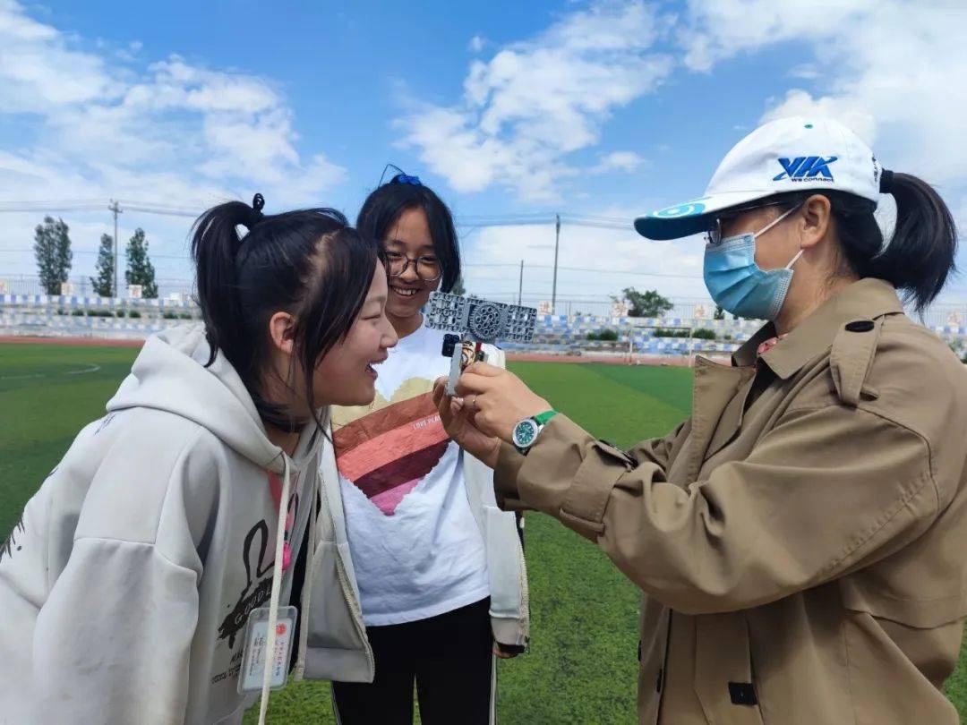 "点亮科技梦想 增进民族团结"—— 沙湾市第一中学第四党支部开展科技