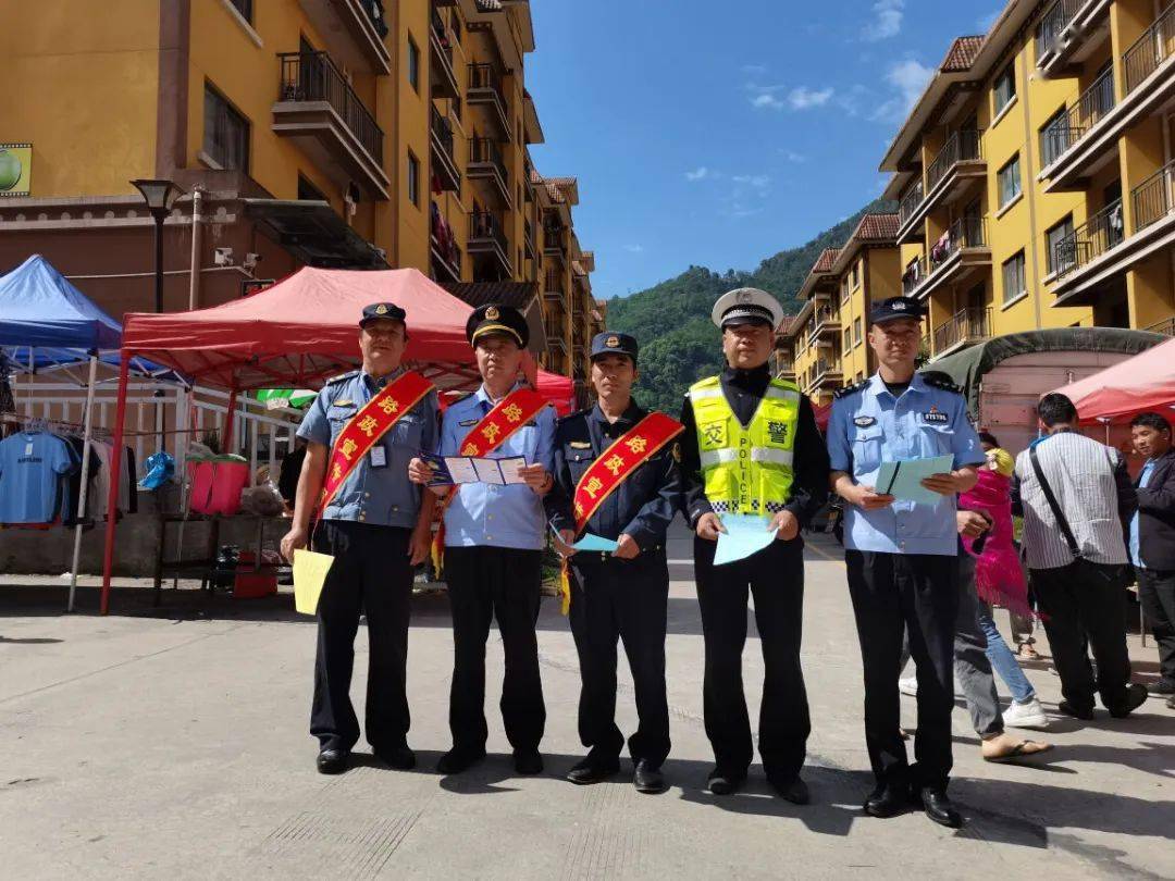 石月亮乡:多部门联合开展道路交通安全宣传活动_群众_福贡县_实际