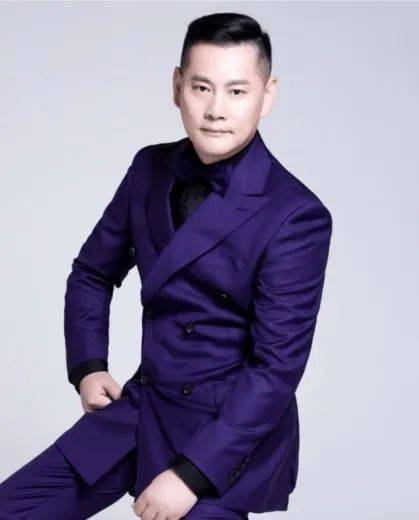 王 彤4中国内地相声演员,北京乐活卉创始人.