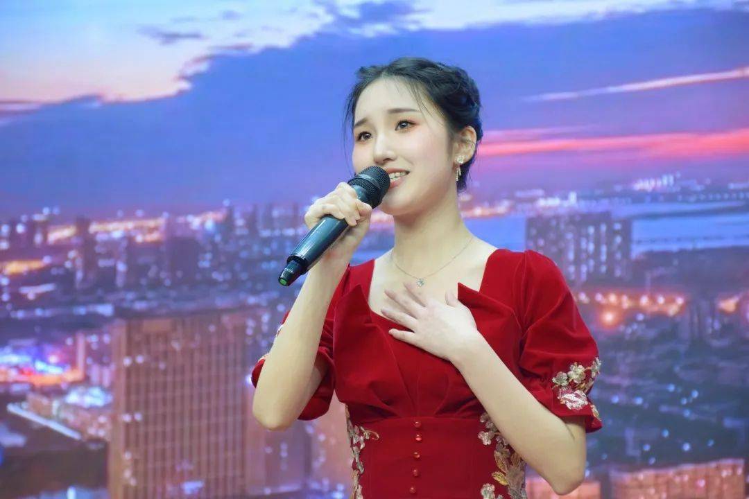 鼓山中学在新昌县"爱要大声说出来——心灵故事会"中喜获佳绩_潘羽虹