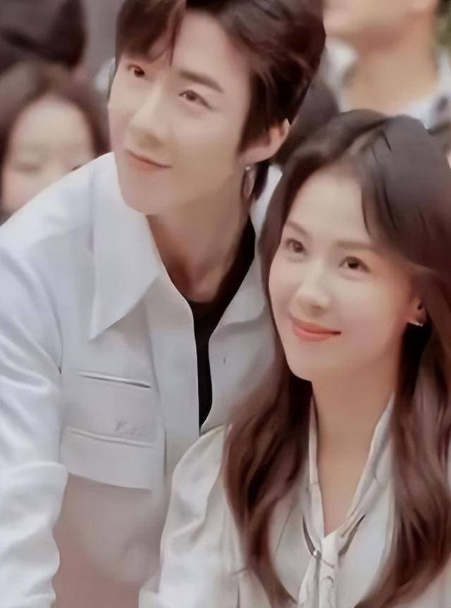 结婚16年,43岁王珂变化不大,45岁刘涛像是换了个人_婚礼_因为_事情