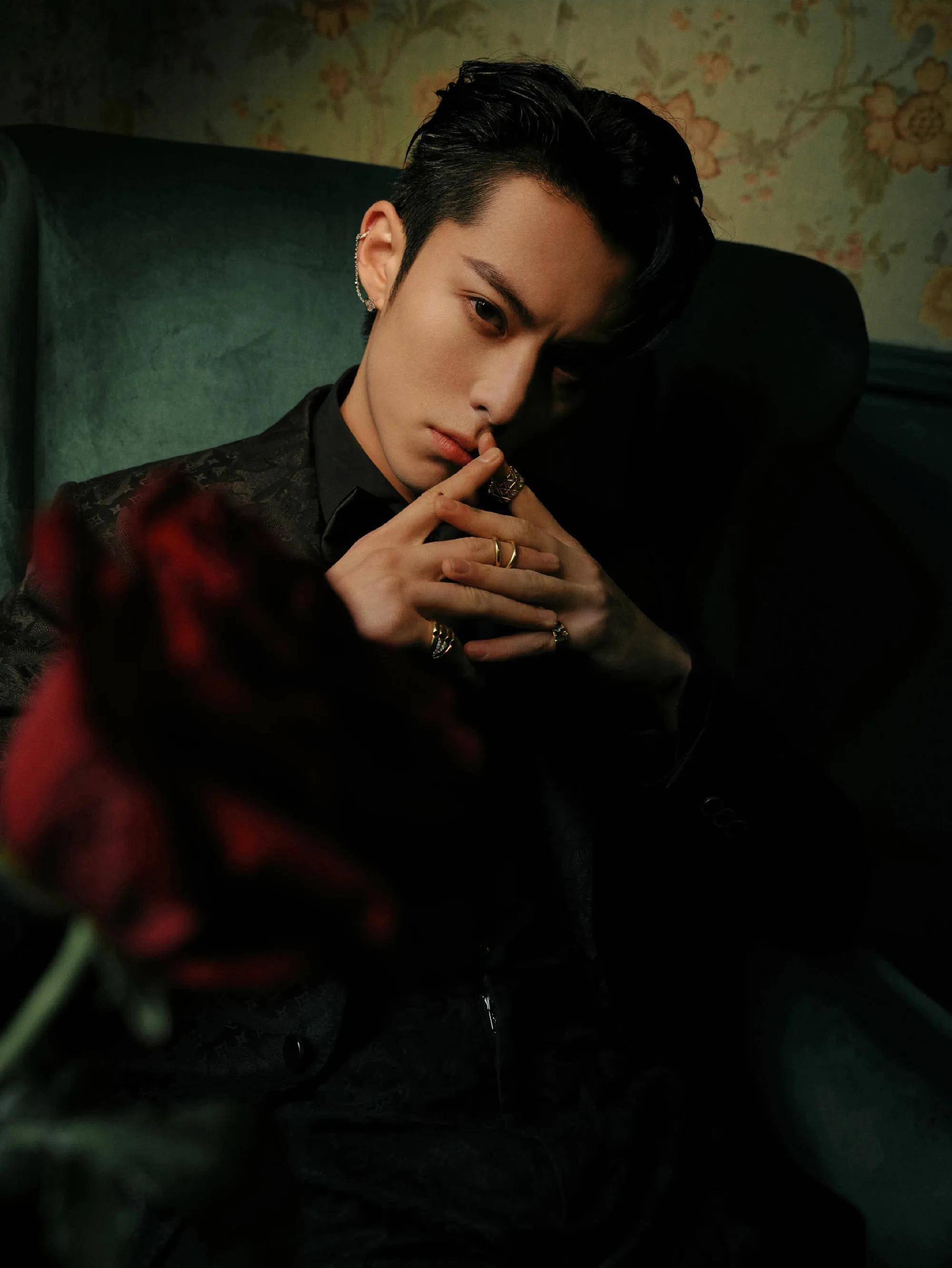 明星王鹤棣时尚合集:英俊潇洒,气宇不凡