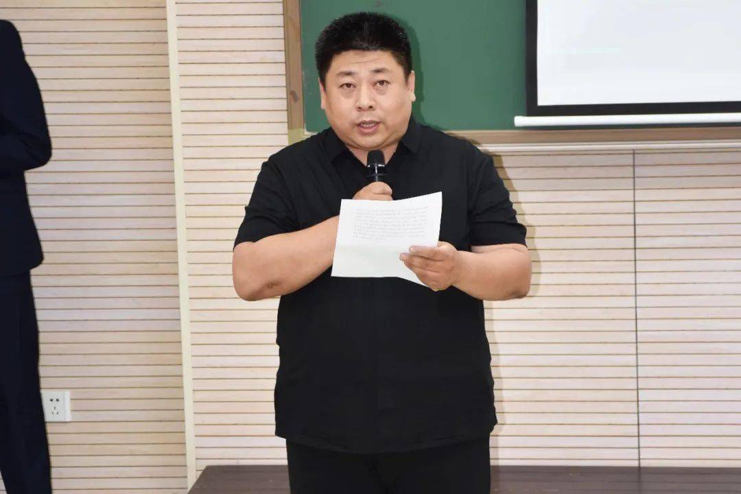 赵竞雄书记在颁发仪式上提出,中海达集团北京分公司是学院长期合作