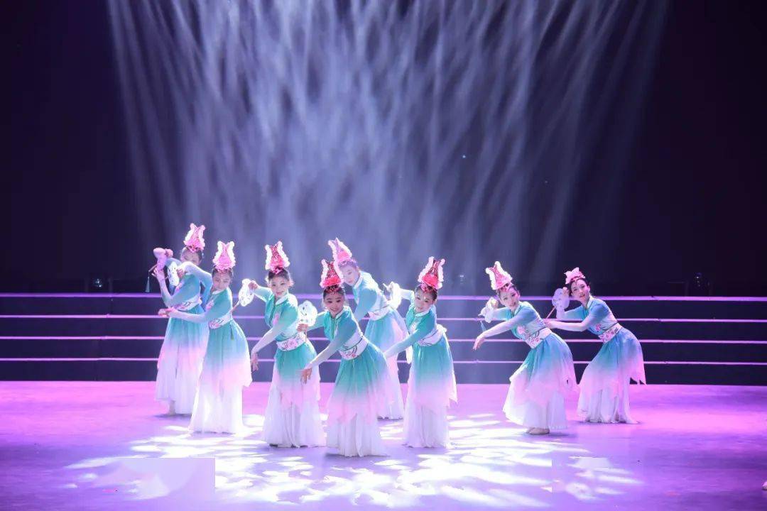 这场文艺汇演燃爆全场_舞蹈_平凉_合唱