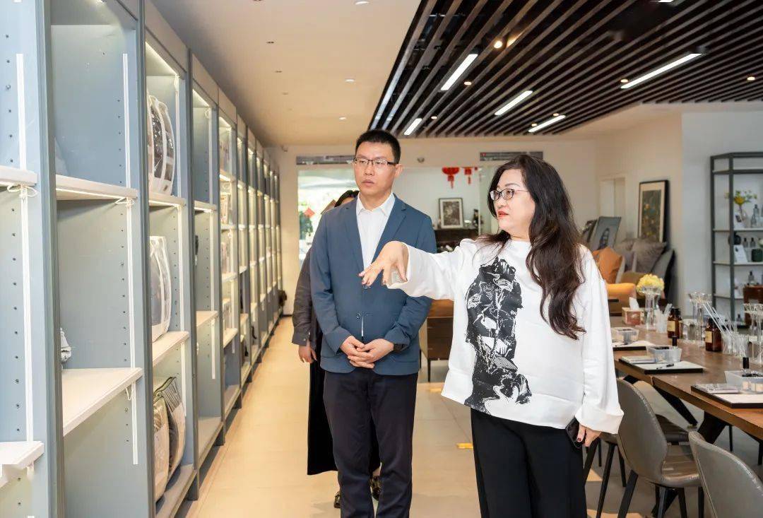 聆梦家居股份有限公司南京总部,与公司董事长邱建林,创始人兼总裁倪晨