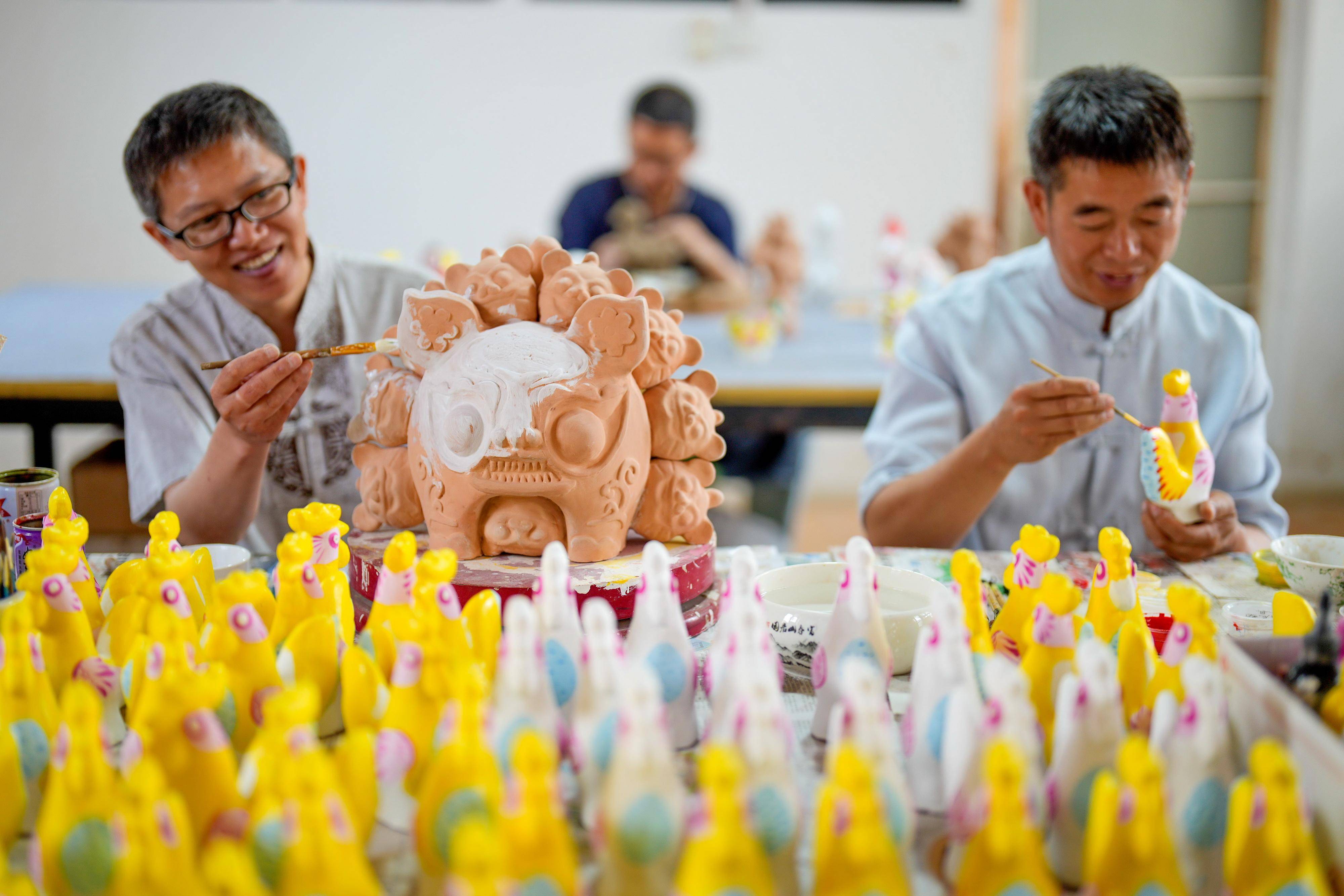 (文化)河北玉田:泥塑老手艺 焕发新生机_亮甲店镇_新华社_工作