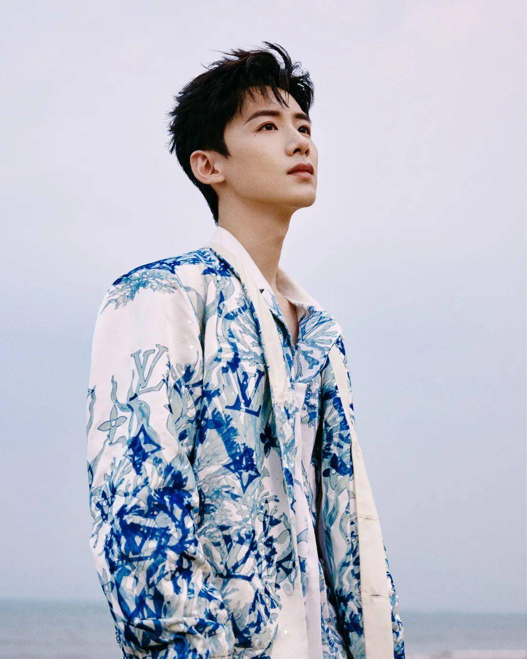 圈里有话说 | 白敬亭邀你打卡夏日限定空间_系列_作品_珠宝