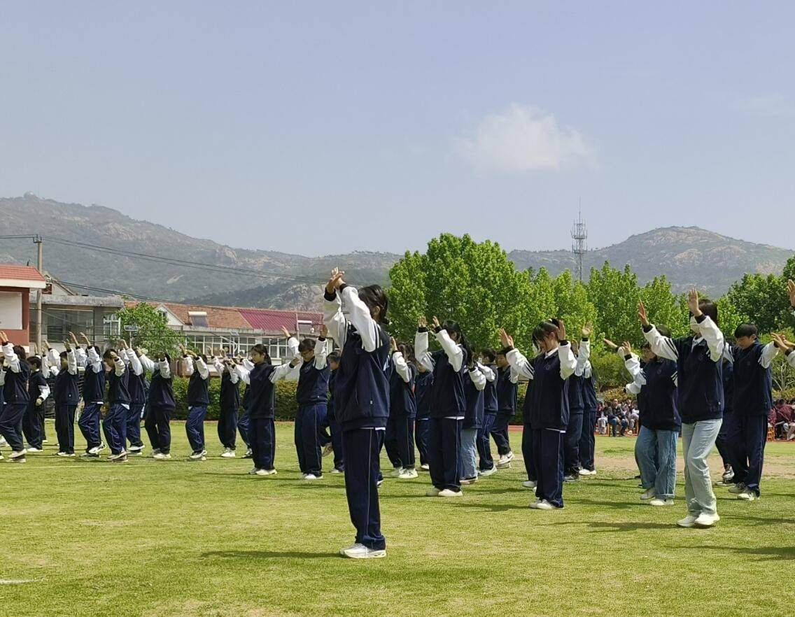 海州区教育局:阳光课间,健康成长——锦屏中学举行广播操及跑操比赛