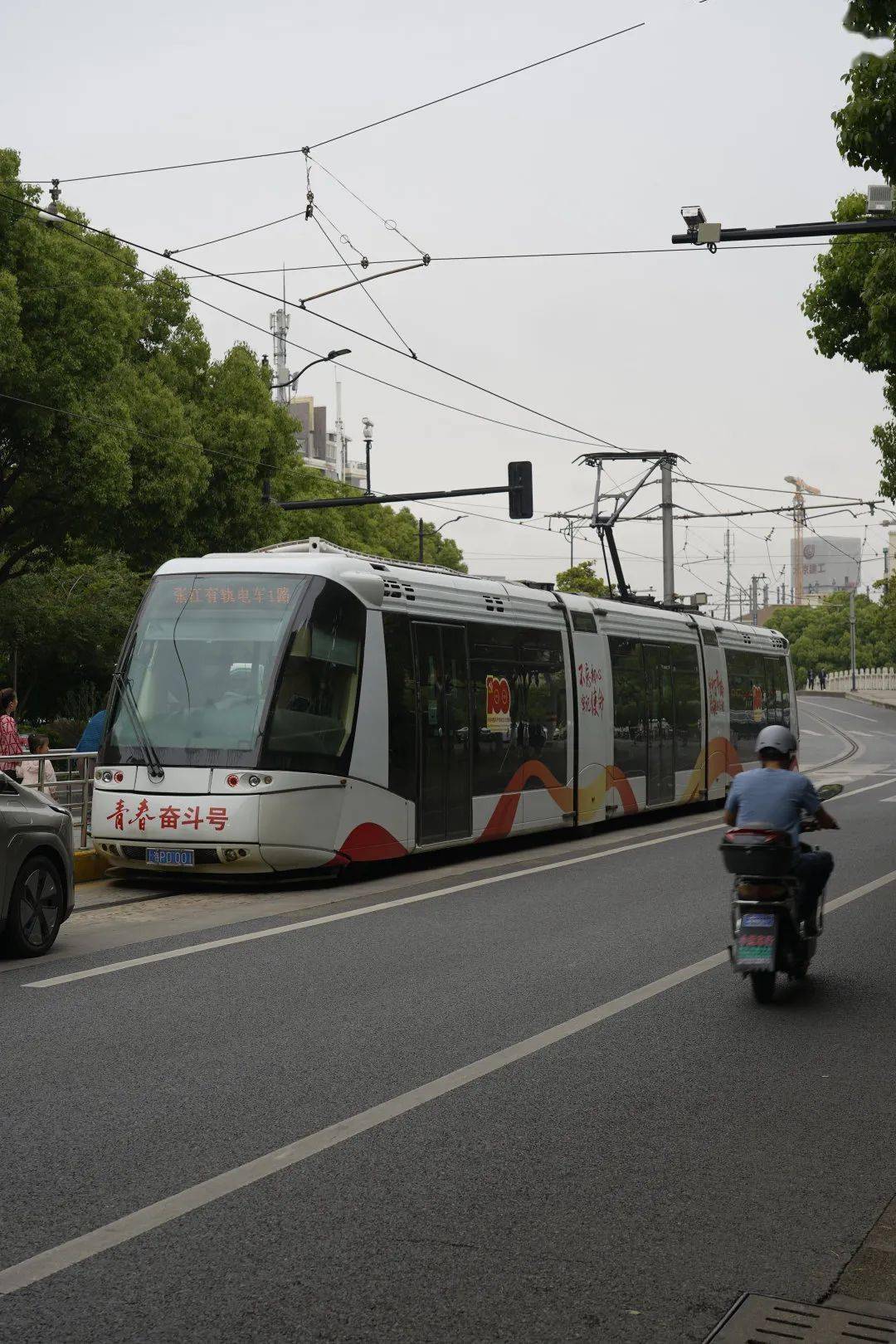 张江有轨电车2号线图片