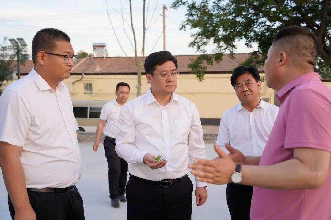 6月5日,政府县长邢亚超带领县政府办,农业农村局