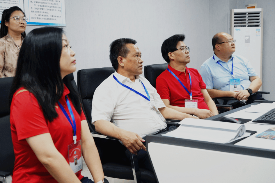 设立洪山高中,关山中学,马房山中学,长虹中学4个考点,共158个考场