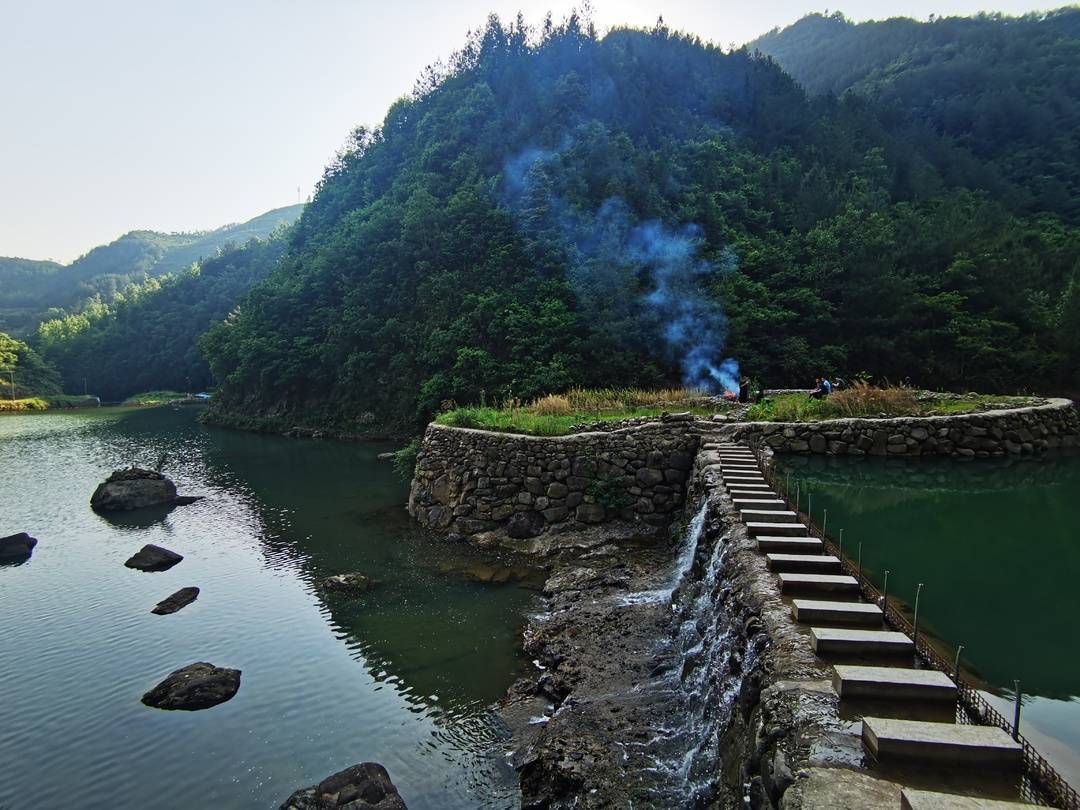 四川万源:修固军水库带来创业梦 男子返乡生态养鱼三年两毁痴心不改