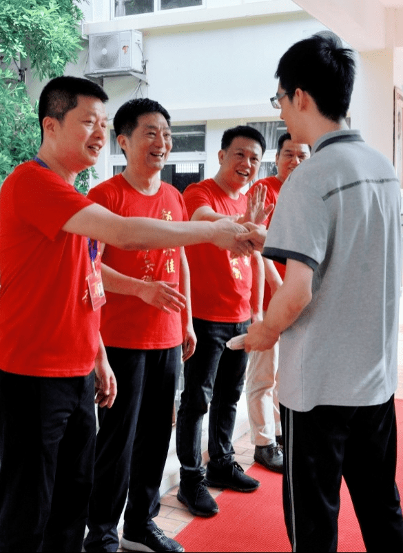 看,这排面!_学子_祝福_考场