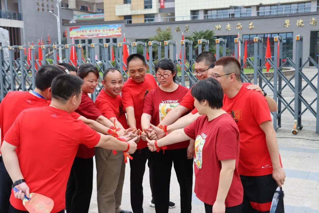 直擊!今早,南平萬餘名學子奔赴考場_考點_邵武_考生