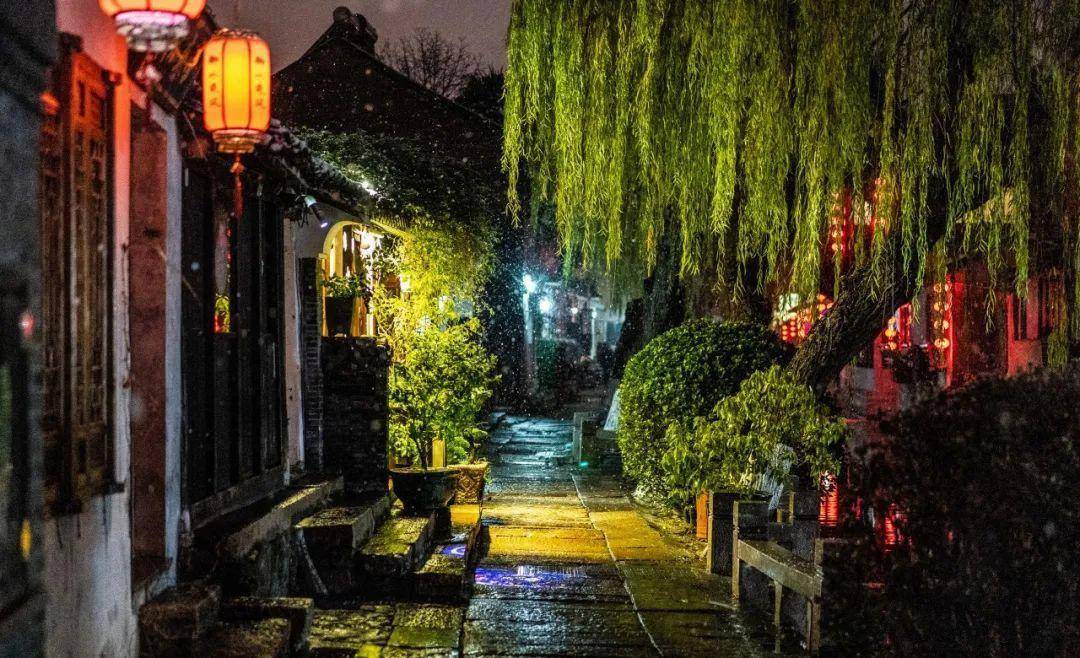 30首夏雨诗词,半夏听雨声,凉意入心来_夏天_暴雨_大雨