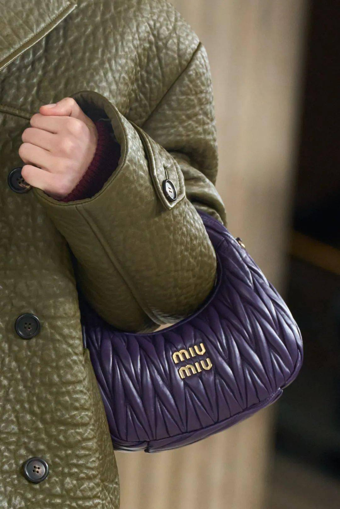 穿得少女,不代表幼稚肤浅_prada_miuccia_缪姨