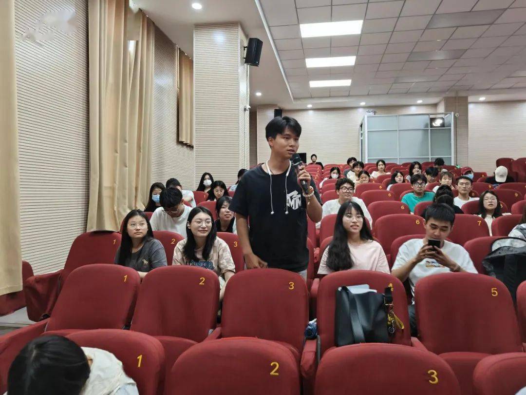 "挑战不止步,华安助你行"进高校巡讲活动六安站走进皖西学院_金融