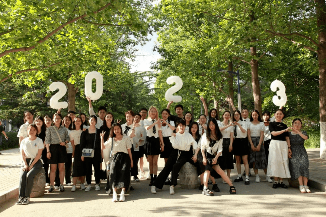 毕业季 | 挥手告别,扬帆远航——2023届毕业班级风采展示 (二)_同学