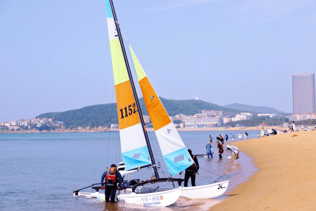 中国威海hobie帆船公开赛,选手已进场试水航行_国际_进行_筹备工作
