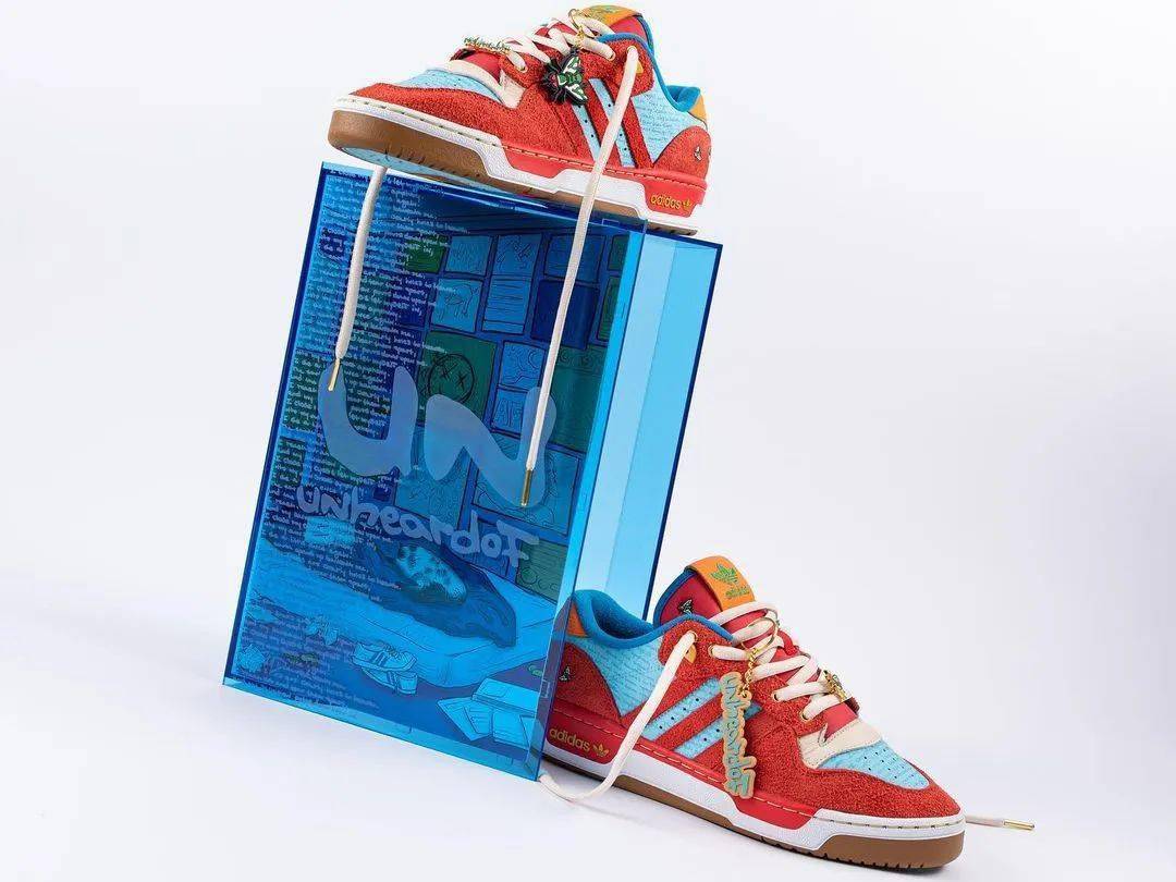 鞋盒版)与unheardof官方发售(蓝色鞋盒版)感兴趣的鞋友可以前往入手