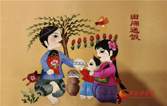 的热烈好客,淳朴厚道,非遗传承人通过现场绣荷包,剪纸,展示民俗产品等