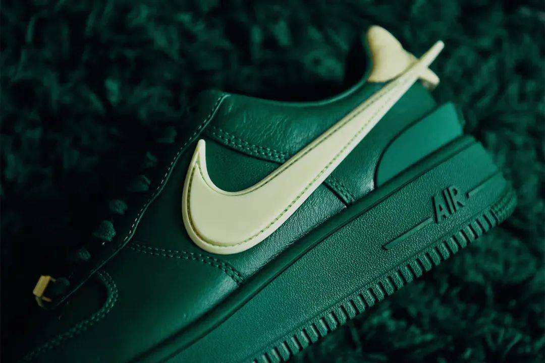 韩国音乐人李辉珉 hwimin 如何深受 nike air force 1 影响 | sole