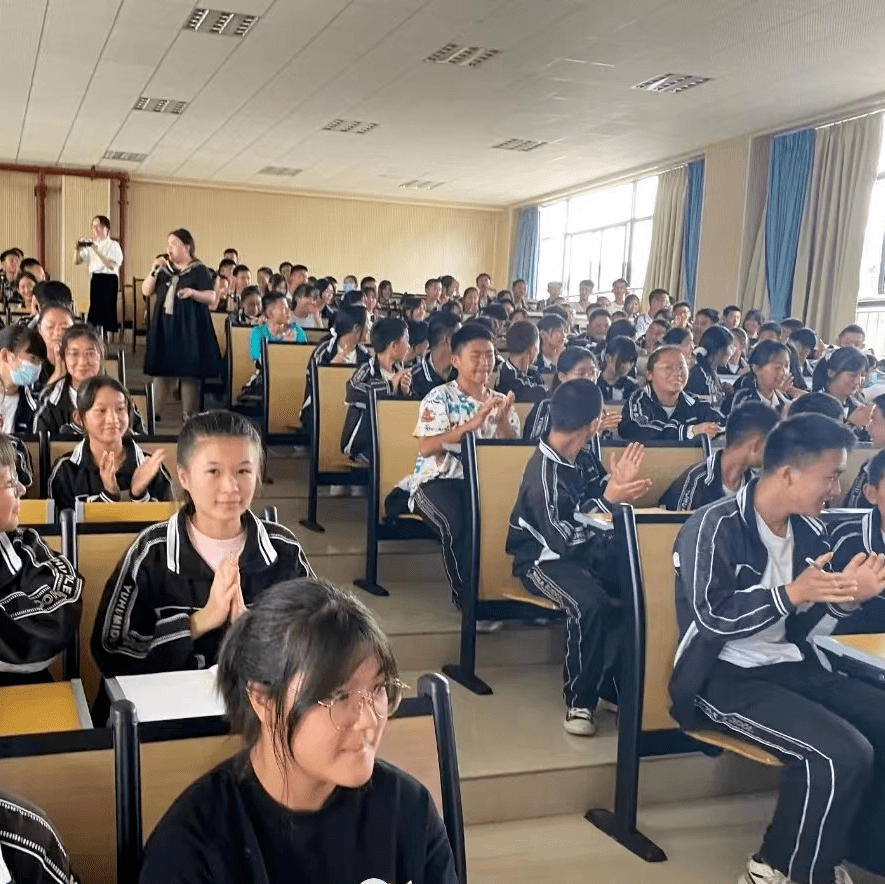 洱源县茈碧湖镇玉湖初级中学弥渡县德苴乡初级中学#03"守护豆蔻年华"