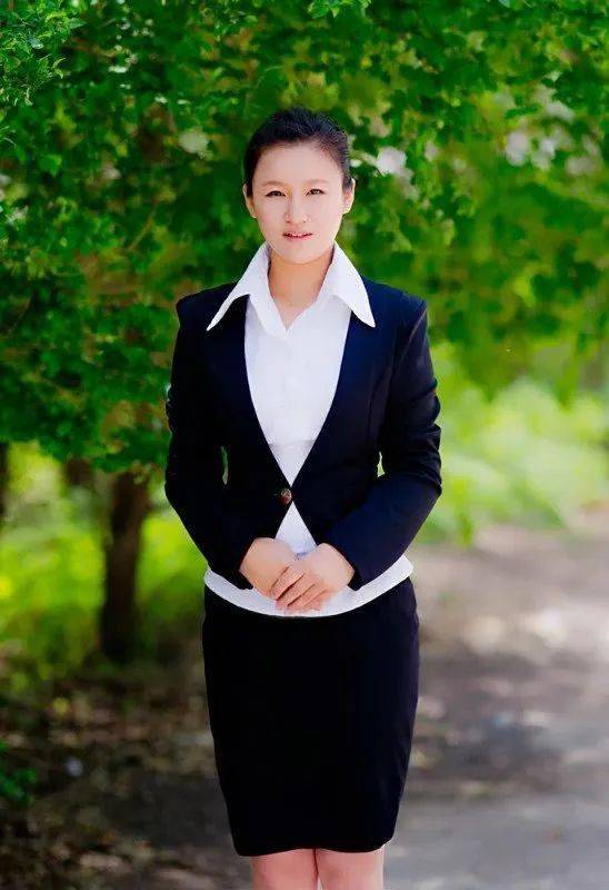 王佳美老师寄语:青春本就是场马不停蹄的错过,山高水长,三年来共享