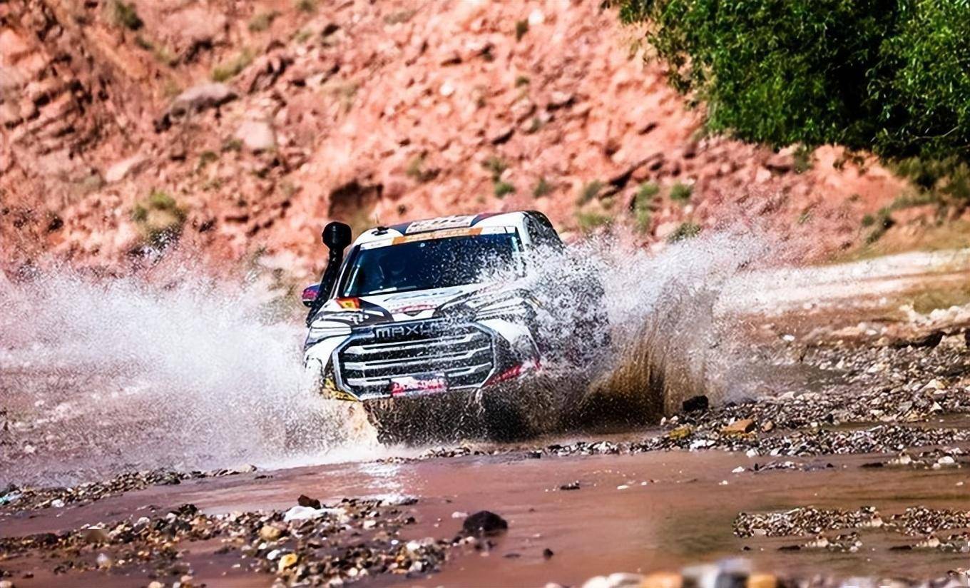 环塔拉力赛收官 上汽大通t90皮卡斩获量产组,厂商组冠军_车身_原厂