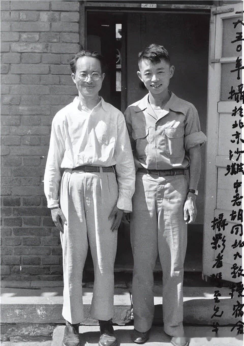 黄永玉:那个90岁的湘西老头_父亲_张梅溪_工作