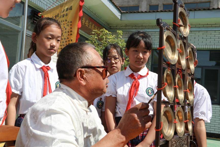 河北任丘:多彩非遗启童心 文化传承有"新"人_辛安庄村_音乐会_梁召镇