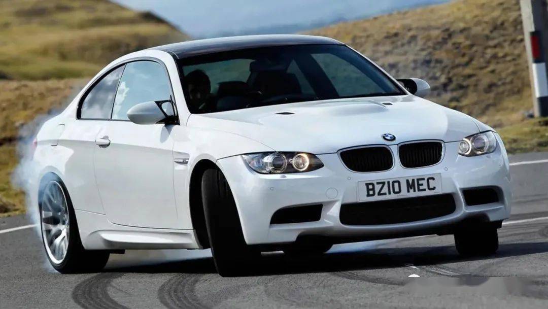 宝马m3 e92,也是第四代m3车型,是唯一一代搭载了4.