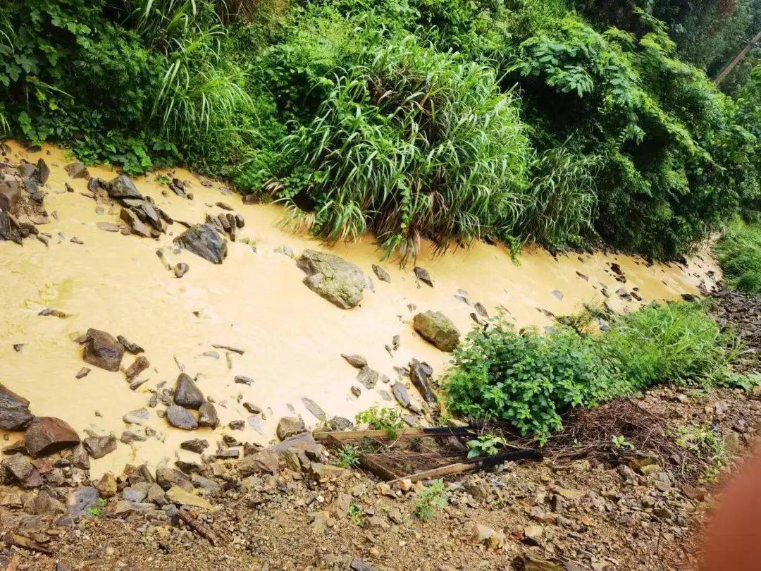 网友反映宁远县桐木漯风力发电场野蛮施工乱倒渣土破坏生态环境_建设