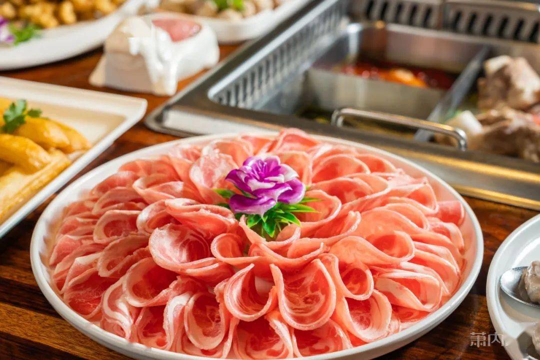 是店里圈粉无数的高性价比菜品68元就能吃到足足一斤的内蒙草原羊肉菜