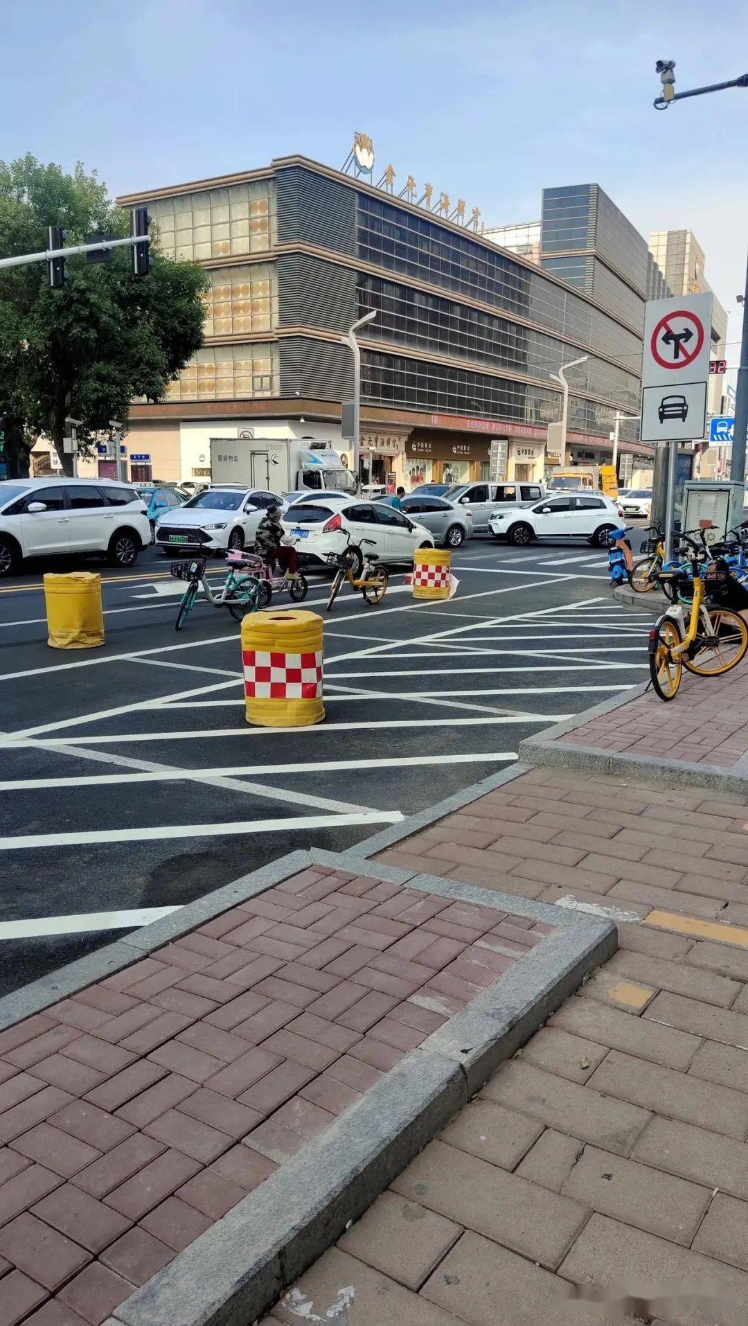 呀!天津塘沽金街通车啦!是真堵啊!