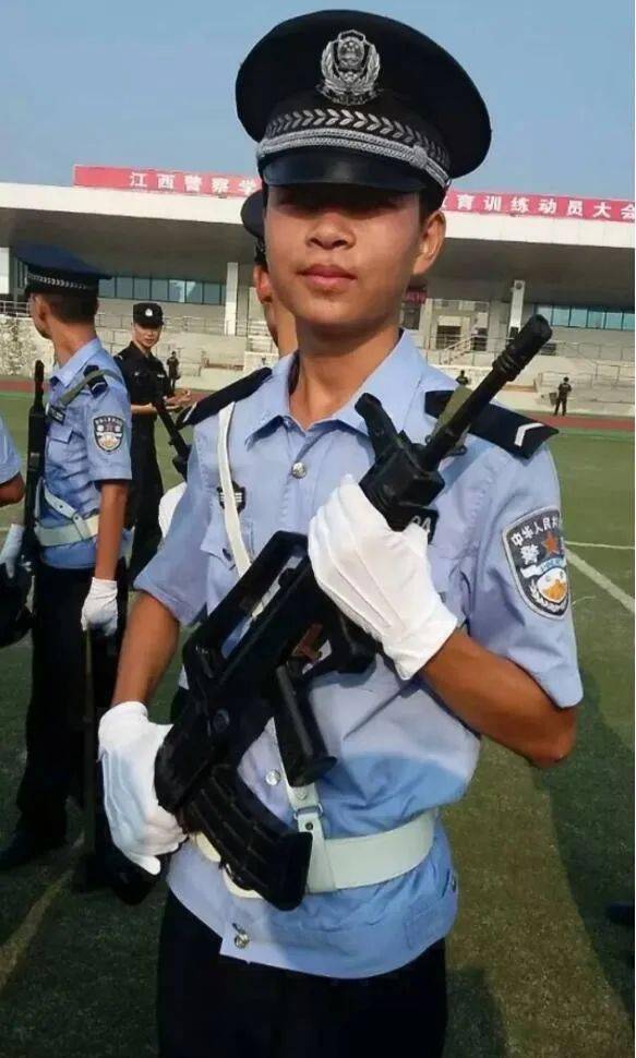 不入警校