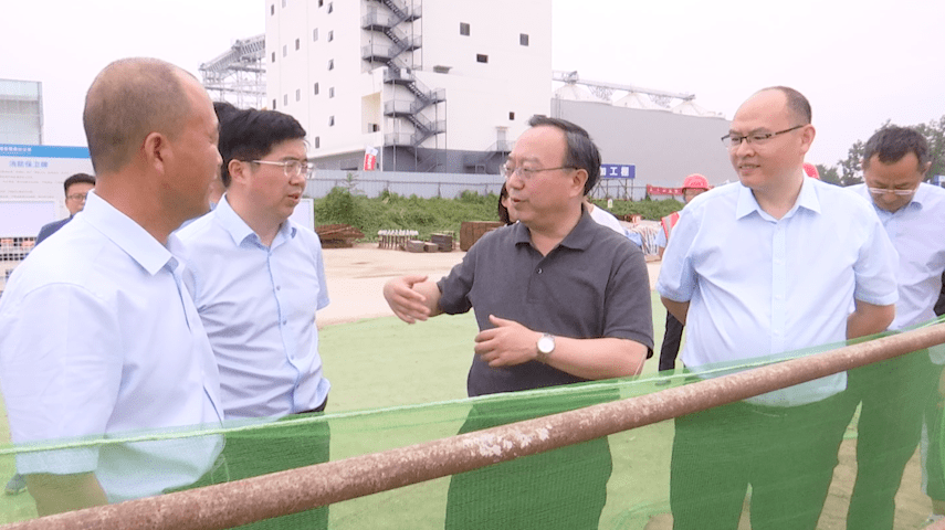 6月16日,省交通运输厅党组书记,厅长聂爱国带队来我县调研,副市长戴力