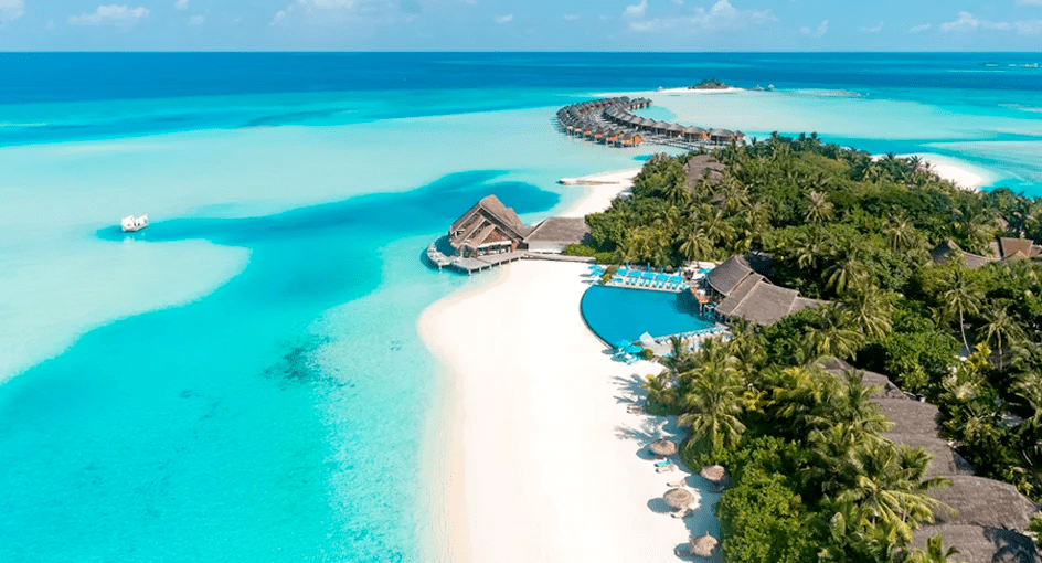 套餐给到你们豪华海景套房,家庭泳池套房,家庭海景套房三个房型.