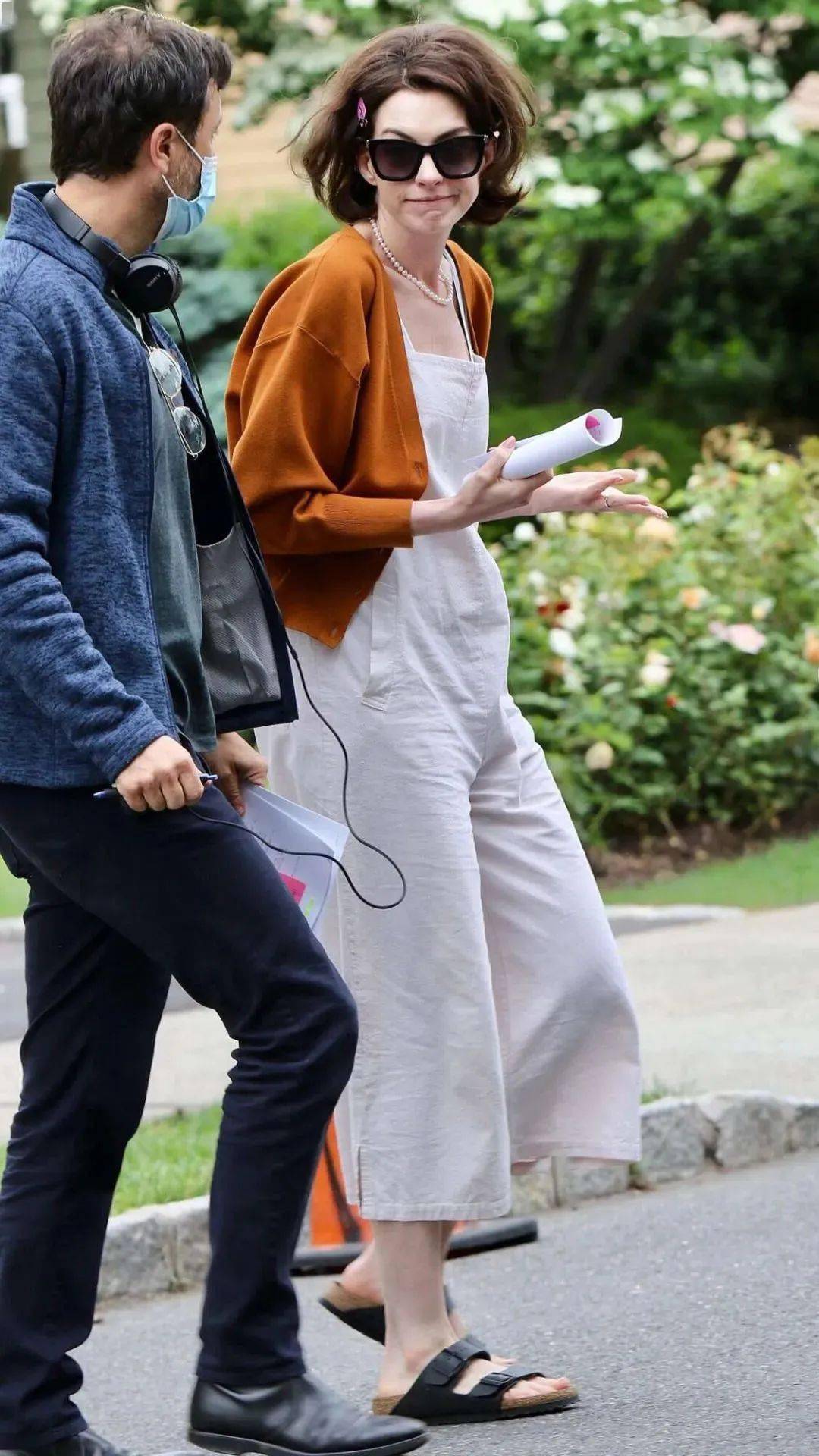 不只是国内女明星爱穿,国外的超模肯豆,影后安妮·海瑟薇,出门都穿它.