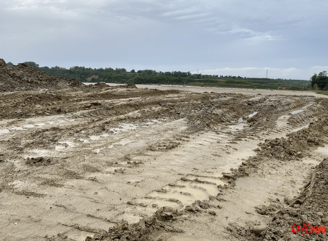 据介绍,栾川钼矿资源丰富,主体矿区由马圈矿区,南泥湖矿区,上房沟矿区