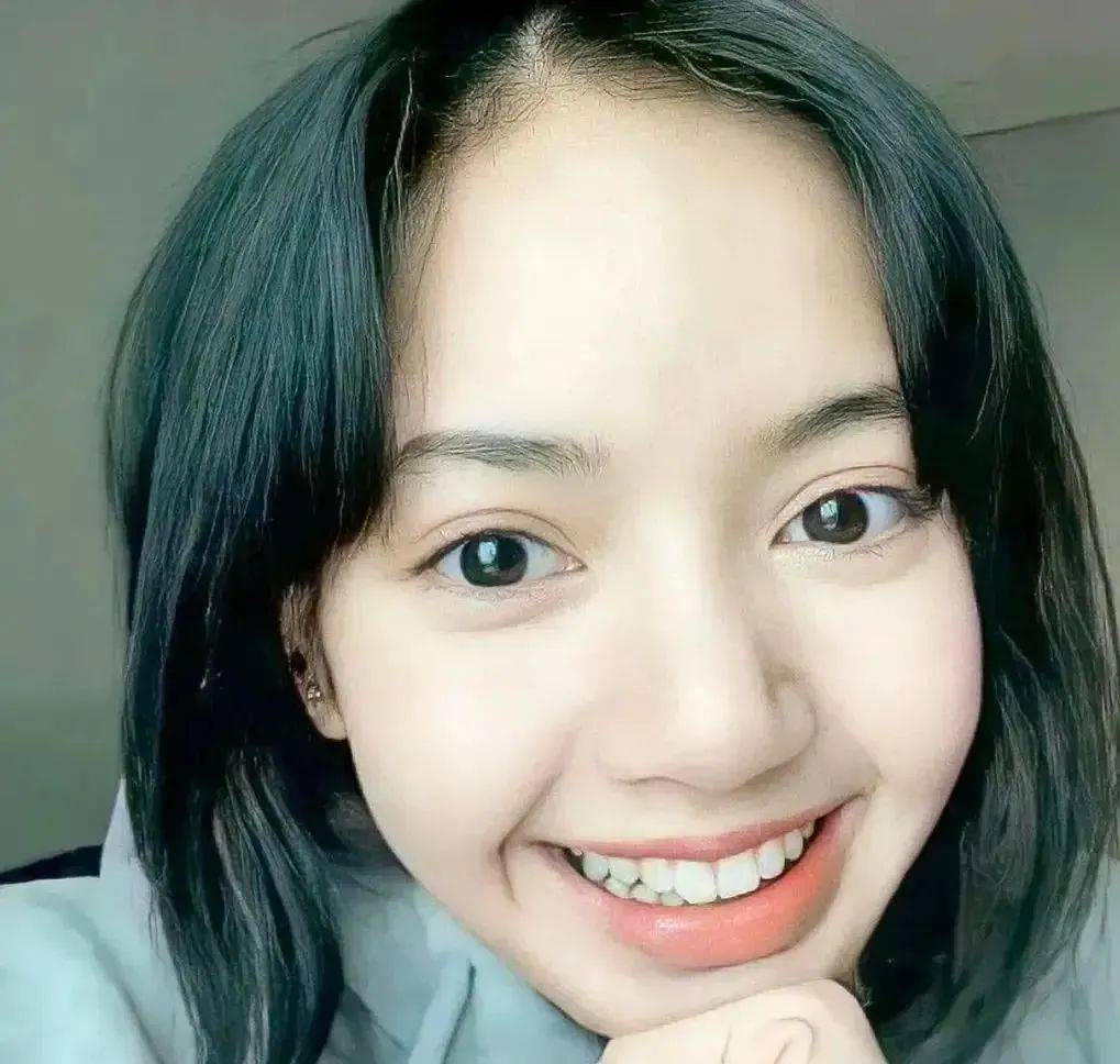 为什么普通人剪"厚切刘海"容易翻车?_五官_额头_颧骨