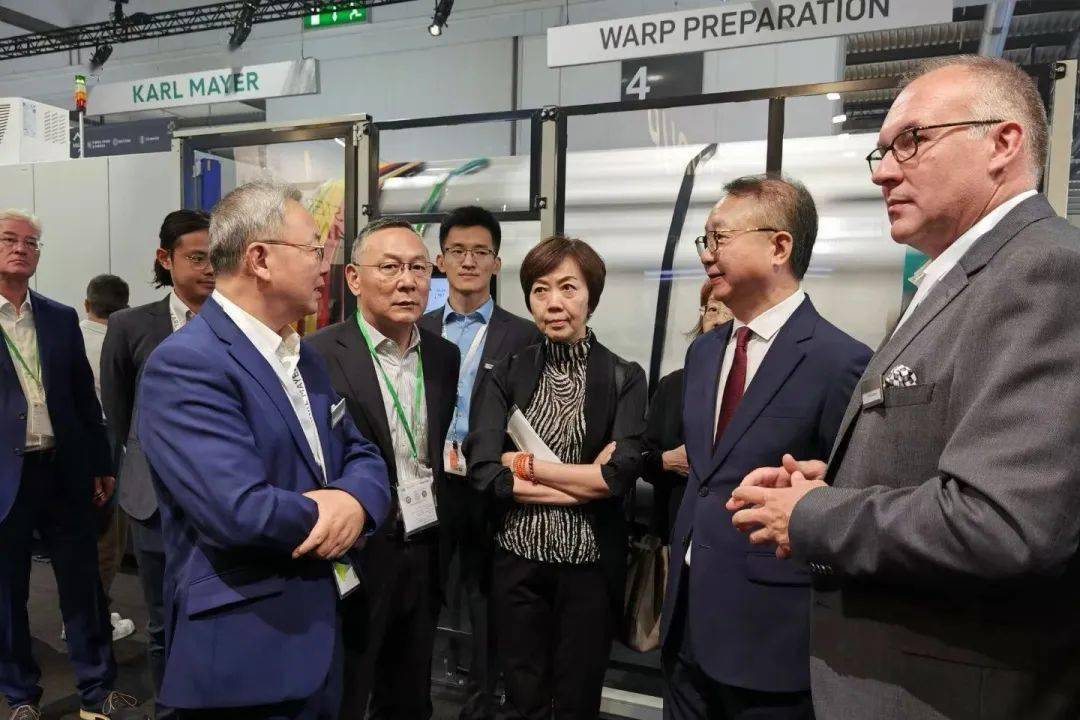 坚持开放包容,创新发展,合作共赢,国际纺联纺机研讨