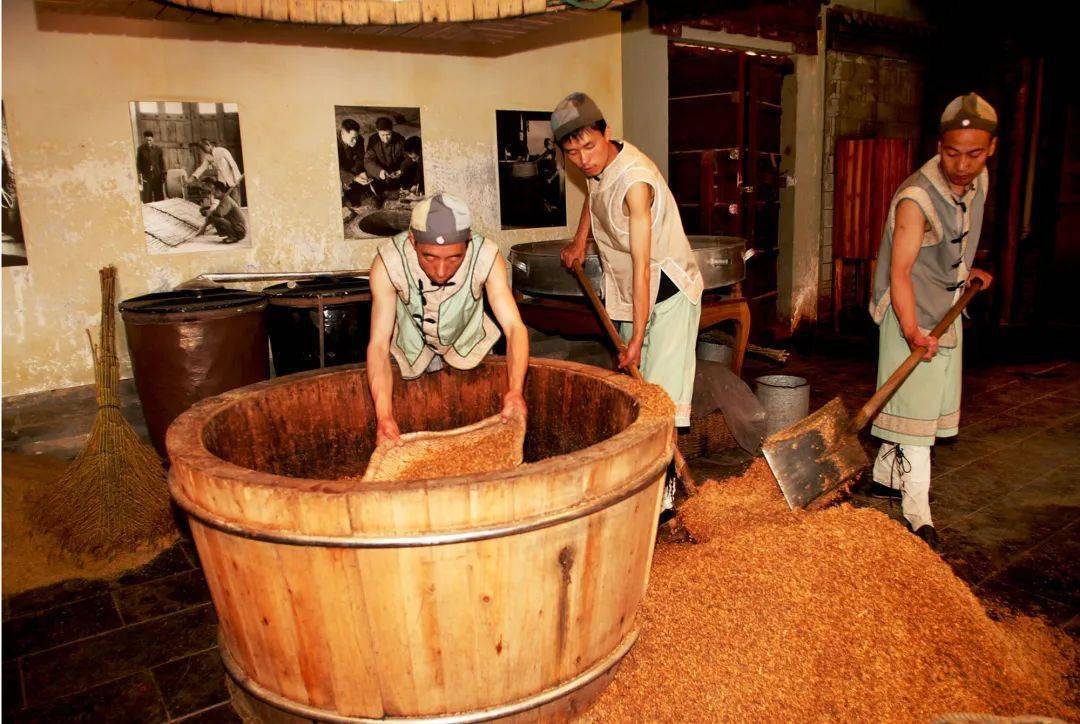 "藏"在汾酒里的国家级非遗技艺——杏花村汾酒酿制技艺探访_酿造_酿酒