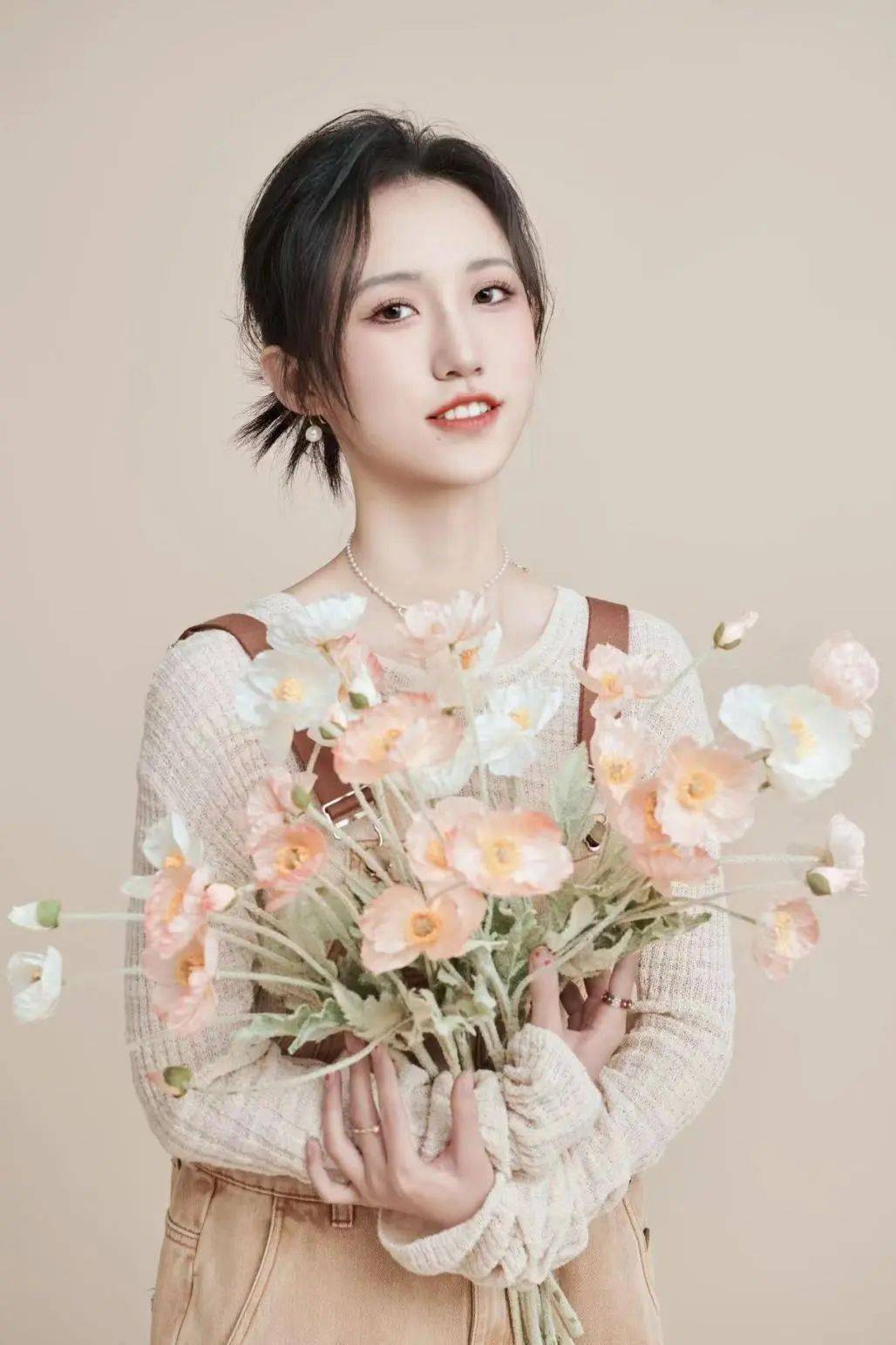 你的青春我做伴 | 李佳欣:花,太阳,彩虹,你_生活_新生_大学