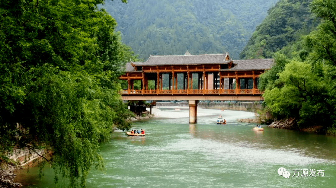 大巴山第二屆漂流節在萬源龍潭河激情開漂_遊客_旅遊名縣_活動