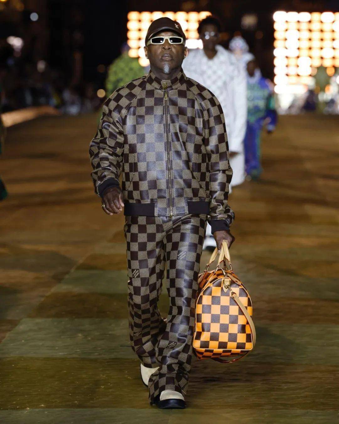 菲董lv的首秀交卷 50岁的他能得多少分?_路易威登_品牌_图案