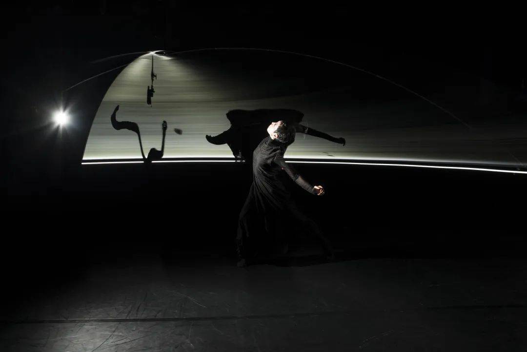 《乔杨55》宣传照 摄影 张志伟在乔杨看来,舞蹈不但能使身体健康,也能