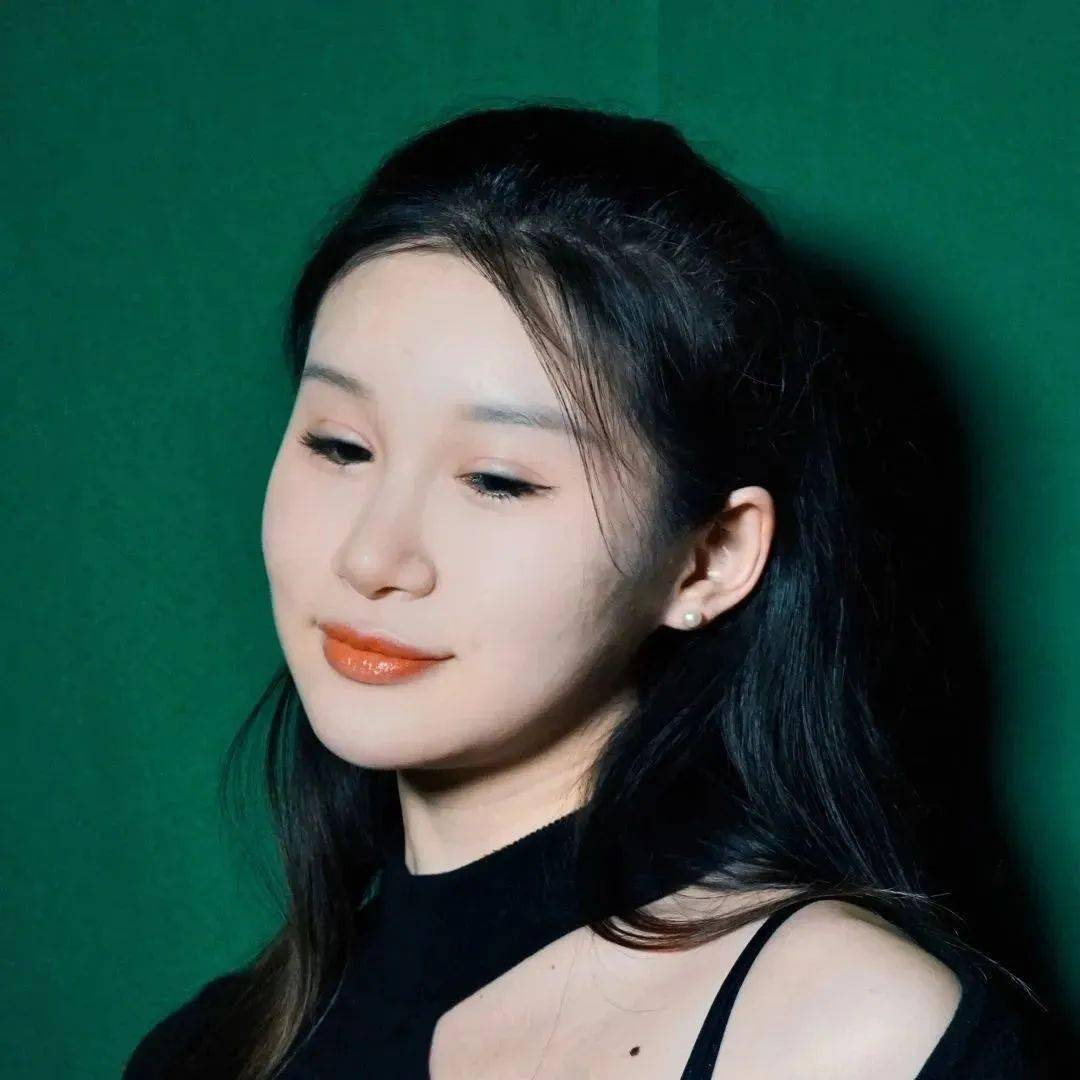 马璇 | 灯光设计 陈侠吉 刘恒志 | 服装造型设计 吴蕾 唐朝静 吴涵