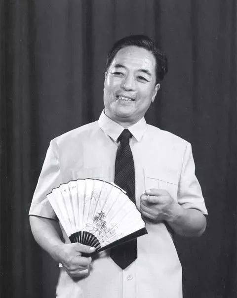 民国评书大师袁杰英,王杰魁的醒木与扇子_折扇_师父_张月亭