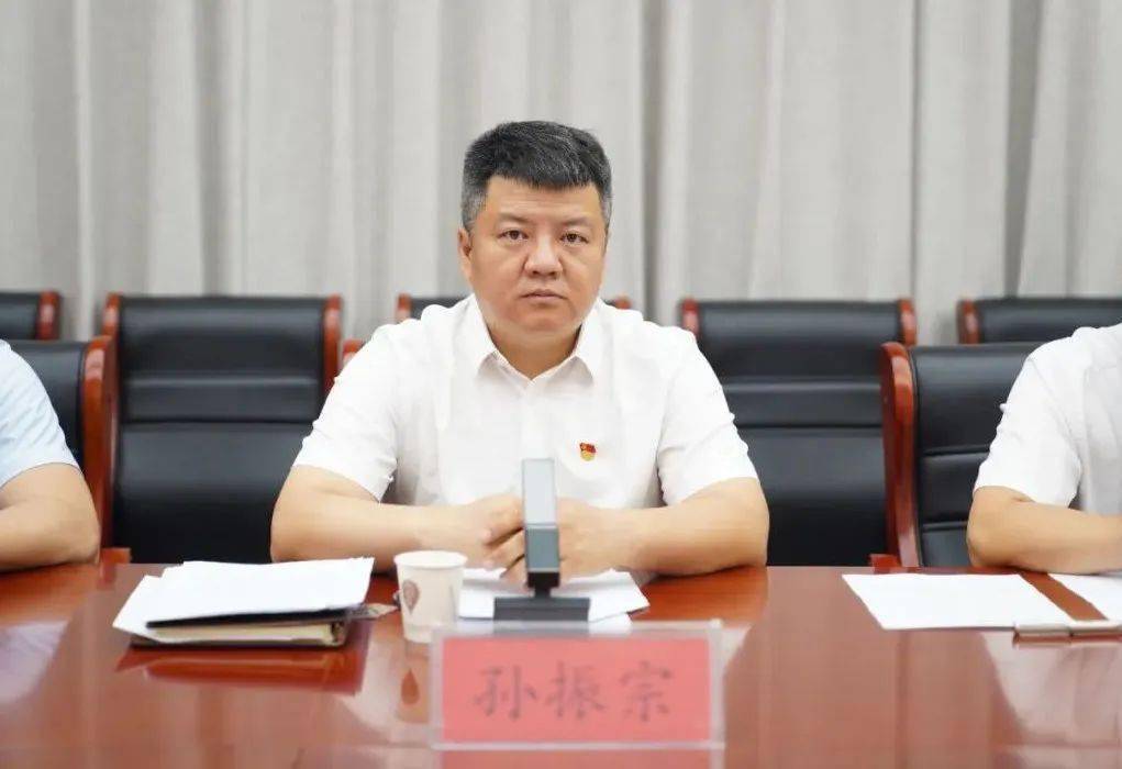 精武镇党委书记张孟军出席会议并讲话活动在国歌声中拉开帷幕,张孟军